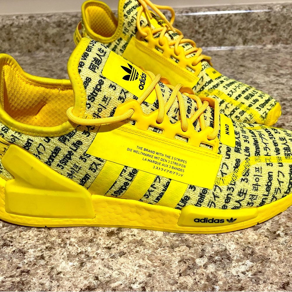 🚨SOLD🚨 NEW Adidas Originals NMD_R1 V2 “All Over Print” Shoes Men’s Size 10.5 - Picture 2 of 7